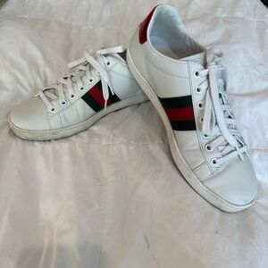 Gucci White Leather Men's Sneakers with Red and Green Accent